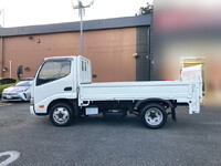 HINO Dutro Flat Body TKG-XZU675M 2018 41,484km_6