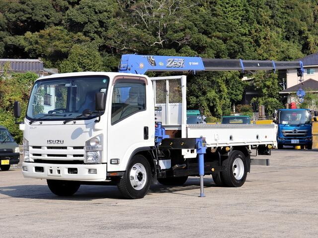 Elf Truck (With 4 Steps Of Cranes)_1