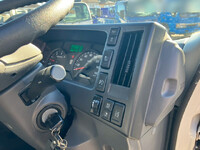 ISUZU Elf Bottle Van 2RG-NMR88AN 2019 28,014km_26