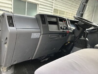 ISUZU Elf Panel Van TRG-NMR85AN 2016 77,000km_19
