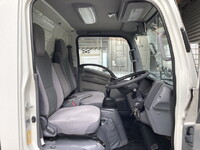 ISUZU Elf Panel Van TRG-NMR85AN 2016 77,000km_34