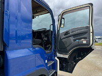 ISUZU Giga Aluminum Wing QKG-CYJ77B 2017 330,000km_12