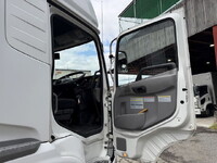 UD TRUCKS Quon Trailer Head 2PG-GK5AAD 2020 697,427km_31