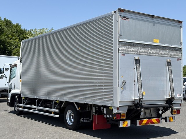 Forward Aluminum Van_2