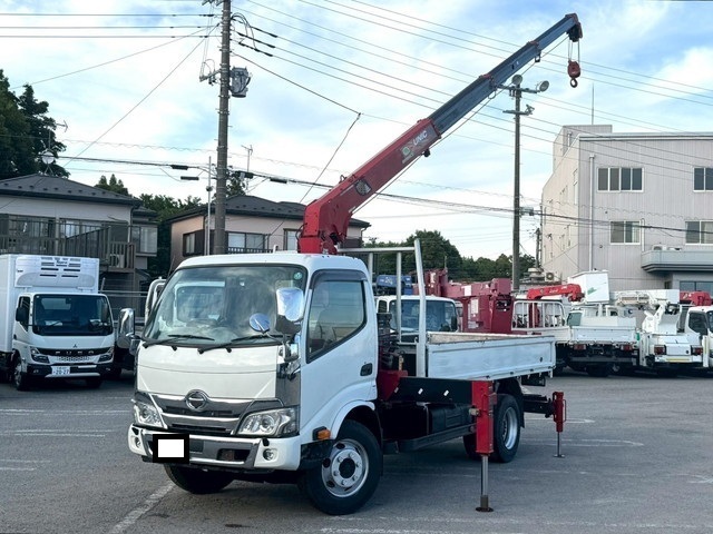 Dutro Truck (With 4 Steps Of Cranes)_1