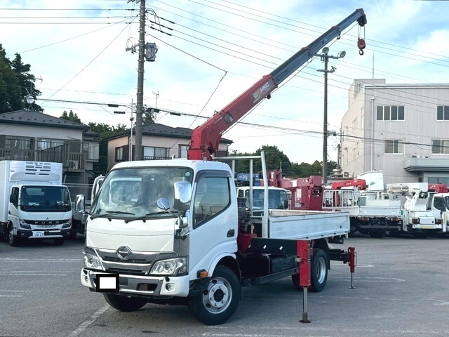 Dutro Truck (With 4 Steps Of Cranes)_1