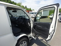 TOYOTA Hiace Refrigerator & Freezer Truck CBF-TRH200V 2017 110,000km_30