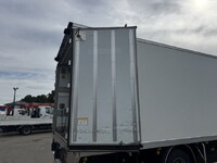 ISUZU Forward Refrigerator & Freezer Truck TKG-FRR90S2 2017 373,114km_16