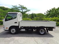 HINO Dutro Flat Body 2RG-XZC605M 2022 50,010km_8