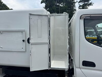 HINO Dutro Garbage Truck TPG-XZU600X 2017 95,205km_5