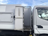 HINO Dutro Garbage Truck TPG-XZU600X 2017 102,141km_6
