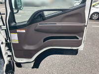 MITSUBISHI FUSO Canter Flat Body 2RG-FBA20 2026 87km_27