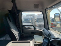 UD TRUCKS Quon Trailer Head QKG-GK6XAB 2015 687,300km_24
