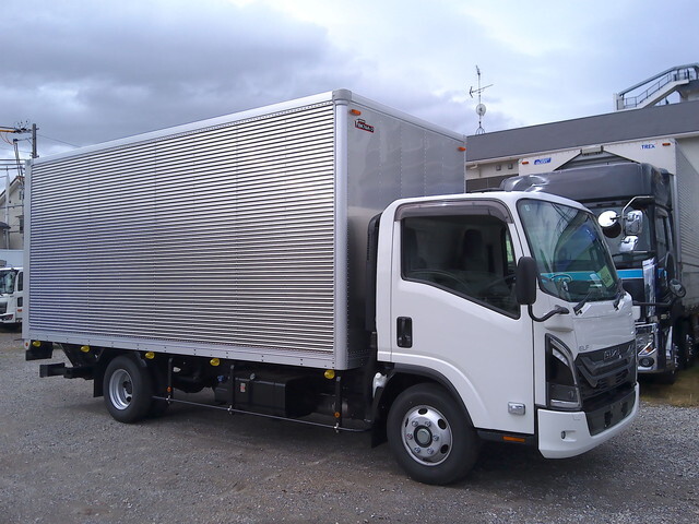 Elf Aluminum Van_1