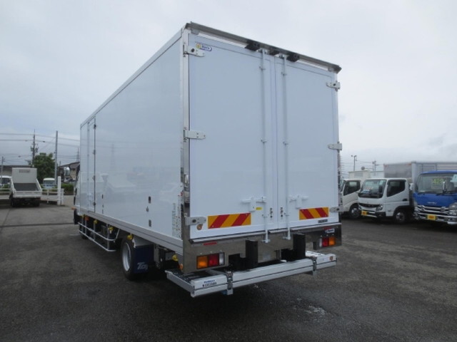 Fighter Refrigerator & Freezer Truck_2