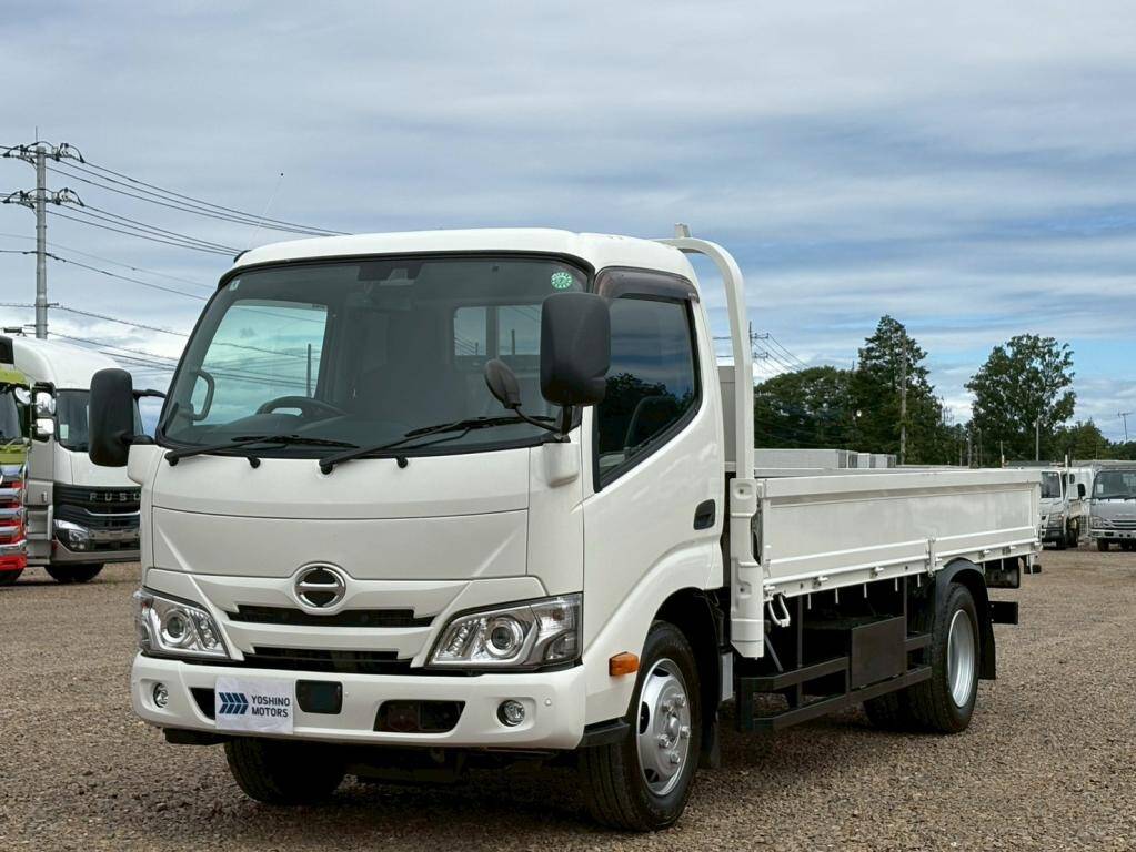 HINO Dutro Flat Body 2RG-XZU655M 2019 104,000km