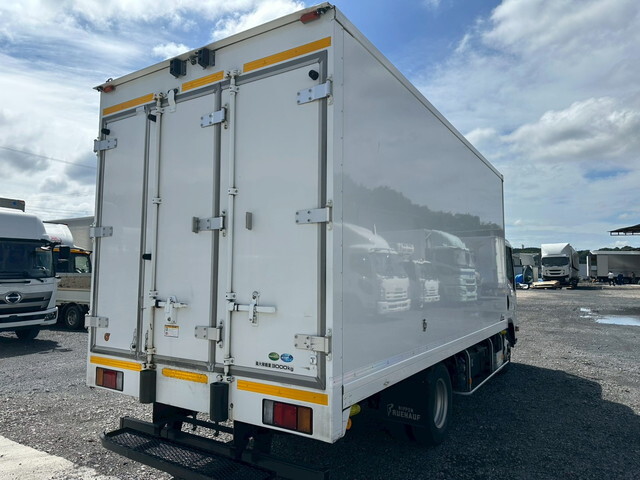 Elf Refrigerator & Freezer Truck_2