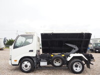 TOYOTA Toyoace 3 Way Dump TKG-XZU675D 2017 40,185km_8