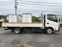 HINO Dutro Flat Body TPG-XZU710M 2019 84,566km_6