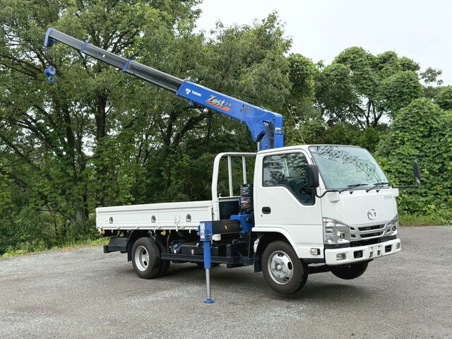 MAZDA Titan Truck (With 4 Steps Of Cranes) 2RG-LKR88R 2023 117,289km_1