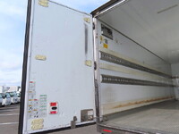 ISUZU Forward Refrigerator & Freezer Truck TKG-FRR90T2 2017 500,500km_28