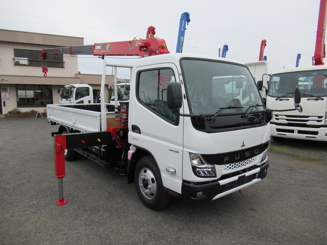 Canter Truck (With 4 Steps Of Cranes)_1