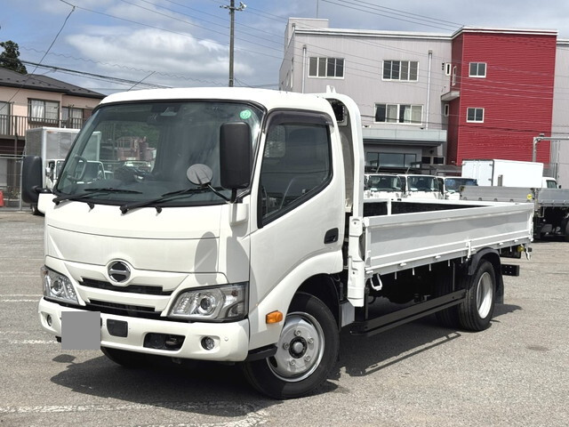 HINO Dutro Flat Body 2RG-XZU655M 2022 83,331km_1