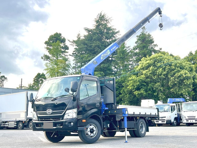 Dutro Truck (With 4 Steps Of Cranes)_1