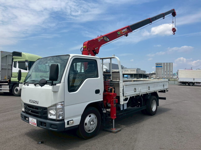 Elf Truck (With 4 Steps Of Cranes)_1
