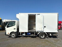 HINO Dutro Refrigerator & Freezer Truck TPG-XZU712M 2018 64,920km_7