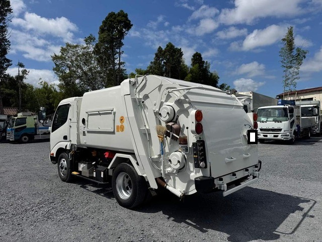 Dutro Garbage Truck_2