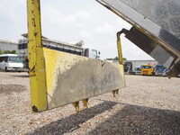 UD TRUCKS Quon Dump QKG-CW5XL 2013 366,413km_18