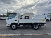 HINO Dutro Flat Body 2RG-XZU605M 2019 158,631km_5