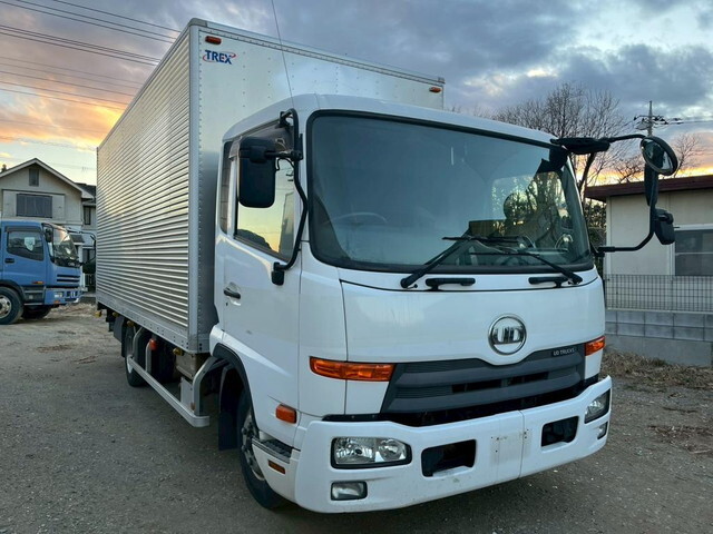UD TRUCKS Condor Aluminum Van TKG-MK38L 2016 260,966km_1