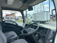 ISUZU Elf Aluminum Van TRG-NLR85AN 2015 263,000km_16