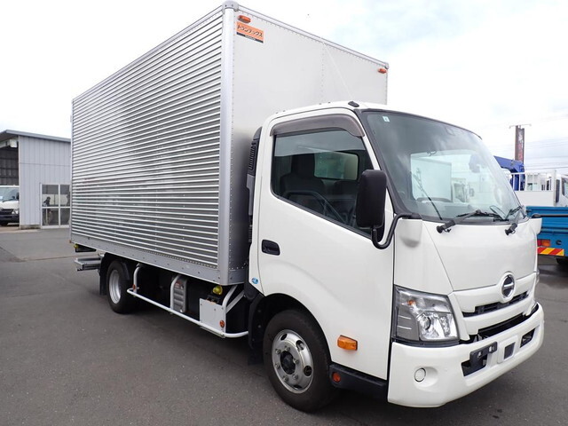 Dutro Aluminum Van_1