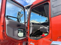 UD TRUCKS Quon Trailer Head QKG-GK6XAB 2015 696,900km_19