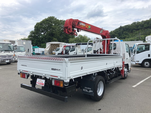 Elf Truck (With 4 Steps Of Cranes)_2