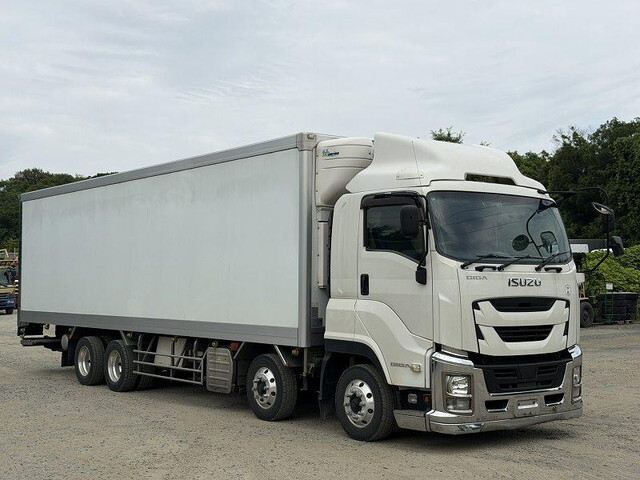 ISUZU Giga Refrigerator & Freezer Truck QKG-CYJ77B 2016 987,958km