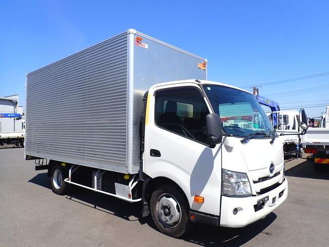 Dutro Aluminum Van_1