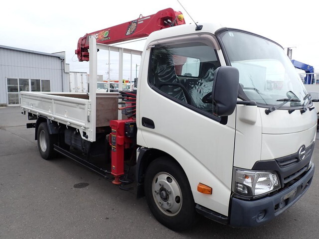 Dutro Truck (With 4 Steps Of Cranes)_1
