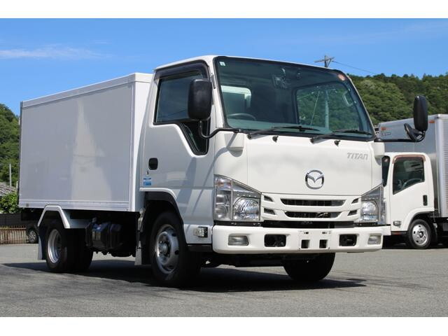 Titan Refrigerator & Freezer Truck_1