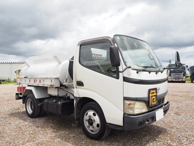 TOYOTA Toyoace Tank Lorry PB-XZU301 2004 37,390km