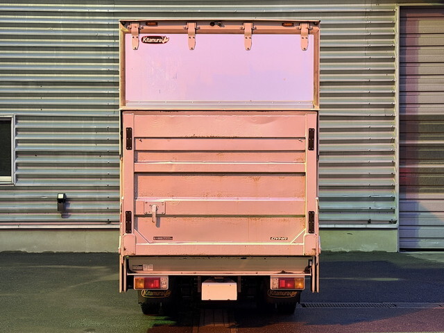 Dyna Aluminum Van_2