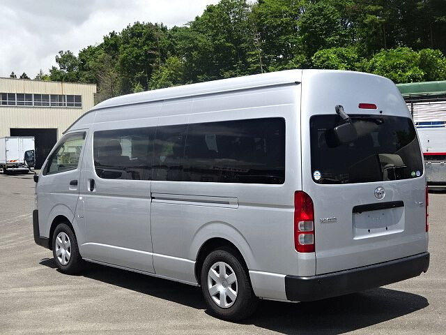 Hiace Bus_2