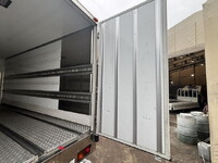 ISUZU Forward Refrigerator & Freezer Truck TKG-FRR90T2 2016 321,630km_10