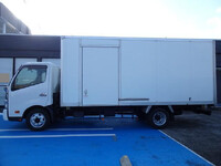 TOYOTA Dyna Panel Van TKG-XZU722 2017 107,000km_4