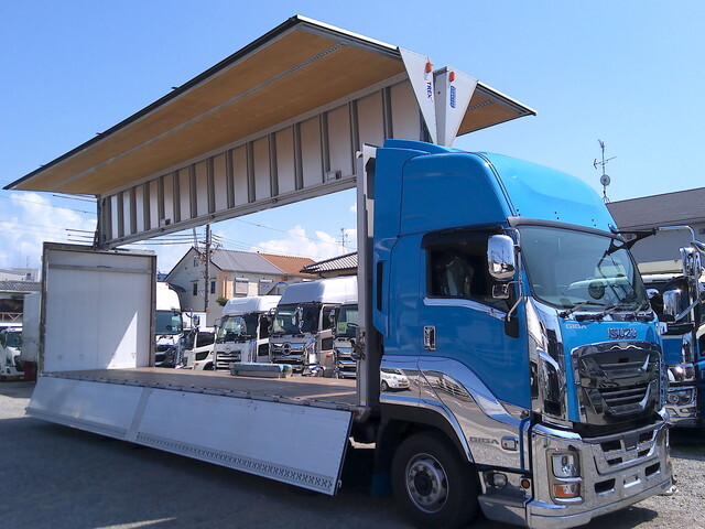 ISUZU Giga Aluminum Wing 2PG-CYJ77C 2024 134,063km