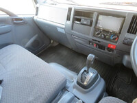 ISUZU Elf Aluminum Van TRG-NPR85AN 2018 156,000km_18