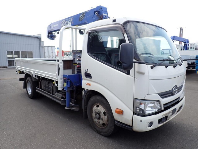 Dutro Truck (With 4 Steps Of Cranes)_1